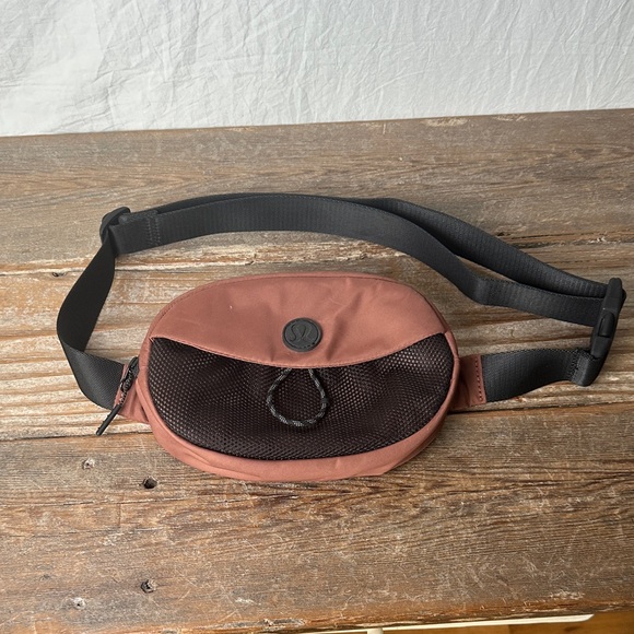 lululemon athletica Handbags - Lululemon Athletica Men's Belt Bag in Brown and Black